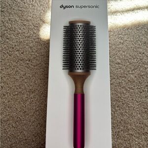 Dyson Vented Barrel Brush for short to medium length hair
